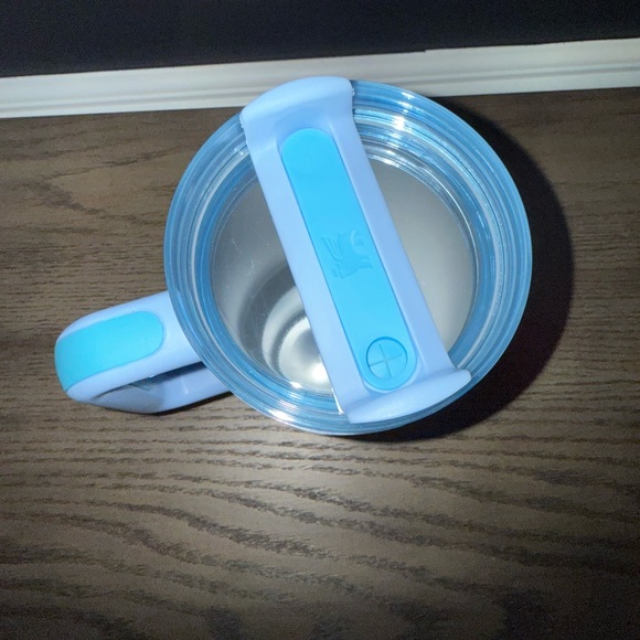 Stanley Light Blue Hello Kitty Tumbler with Gold Accents 40oz - Picture 3 of 4